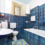 C W Balcony Shared Terrace & The Sea View 아파트 *