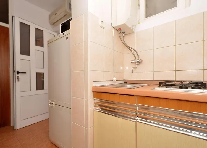 C W Balcony Shared Terrace & The Sea View *