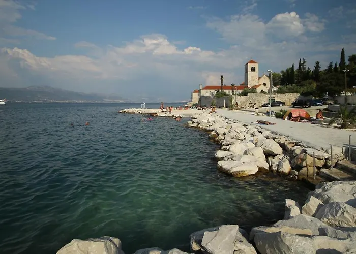 C W Balcony Shared Terrace & The Sea View